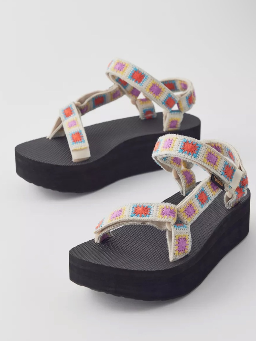 Teva Flatform Universal Crochet Sandal